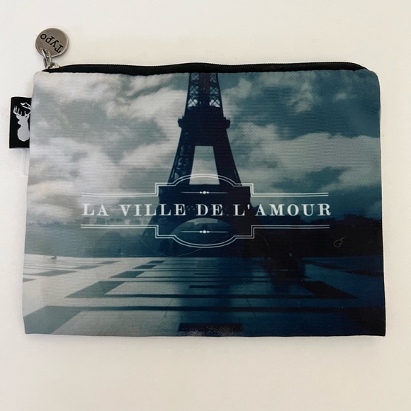 Typo Pouch - Picture 4 of 5